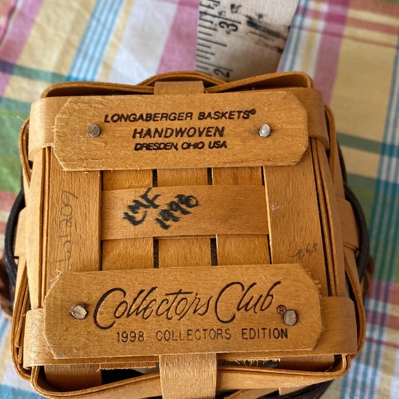 Longaberger collectors club 98 thyme basket, protector and liner - Picture 3 of 4